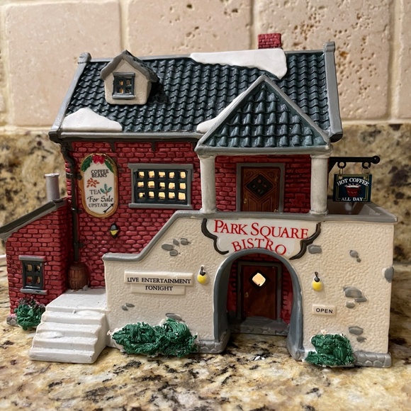 LEMAX PARK SQUARE BISTRO HEARTSIDE VILLAGE LIGHTED HOUSE 27 385133 CHRISTMAS - Picture 4 of 6